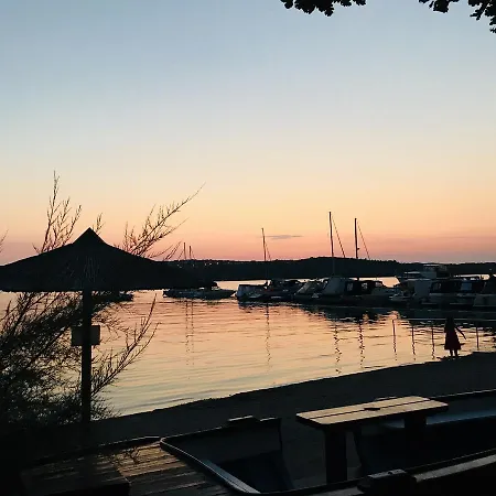 Апартаменты Mestrovic, Klimno, Soline Bay, Island Krk Климно